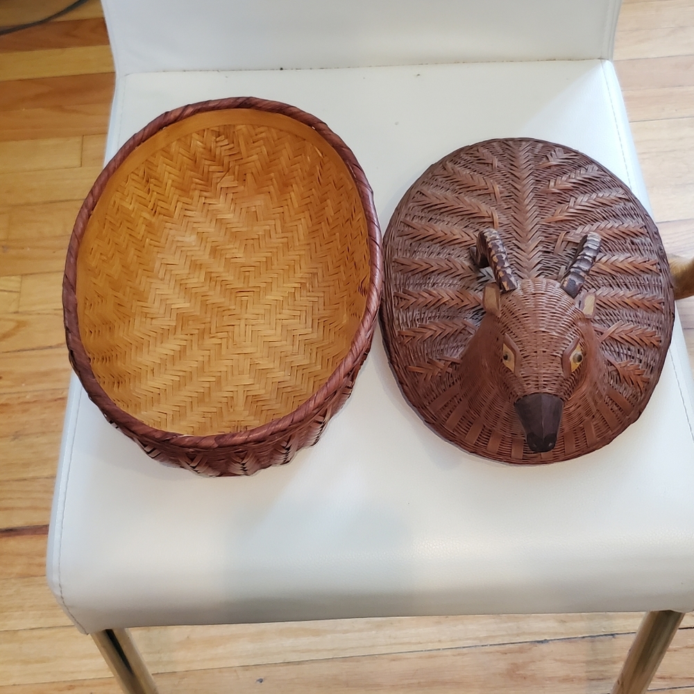 Vintage Handwoven Animal Basket - Picture 10 of 16
